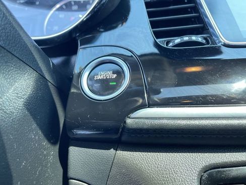 Certified 2018 Buick Encore Essence FWD image 17
