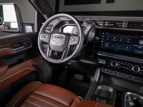 Used 2026 GMC Sierra 2500 Denali Ultimate AWD/4WD image 7