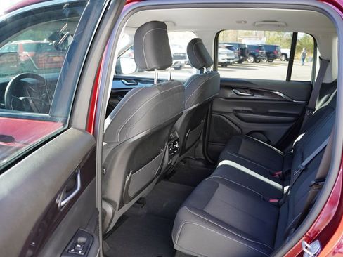 Certified 2023 Jeep Grand Cherokee Laredo w/ Luxury Tech Group I image 16