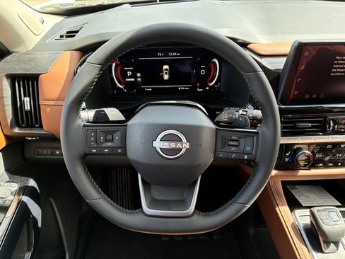 New 2026 Nissan Pathfinder Platinum FWD image 15