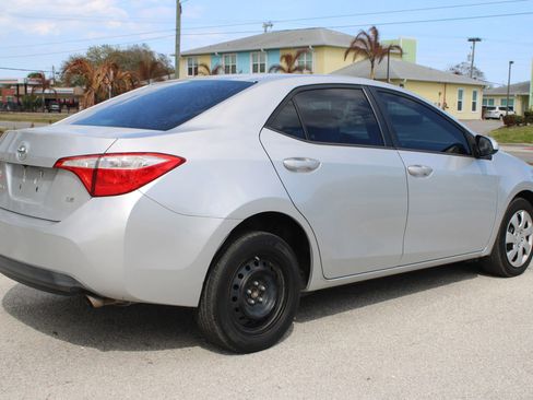 Used 2015 Toyota Corolla LE image 10