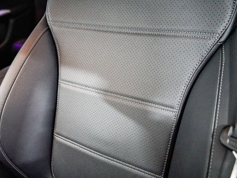 Used 2025 Mercedes-Benz GLC 300 image 25