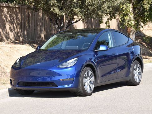Used 2021 Tesla Model Y Long Range AWD/4WD image 33