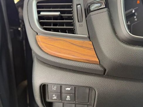 Used 2017 Honda CR-V Touring image 10