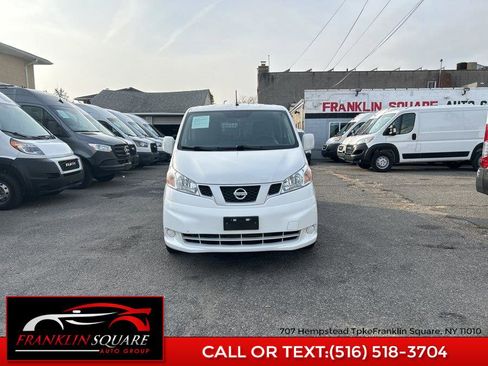 Used 2021 Nissan NV200 SV w/ Sliding Door Glass Package image 2