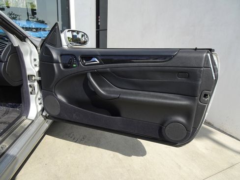 Used 2002 Mercedes-Benz CLK 55 AMG Cabriolet image 16