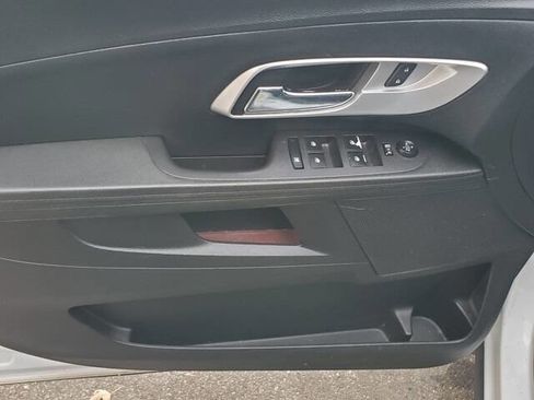 Used 2017 Chevrolet Equinox LT w/ Convenience Package image 12