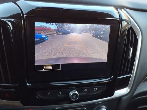 Used 2020 Chevrolet Traverse LT image 20