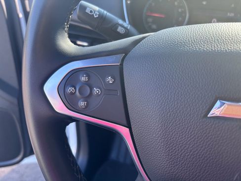 Used 2023 Chevrolet Traverse LT image 18