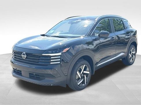 New 2026 Nissan Kicks SV image 3