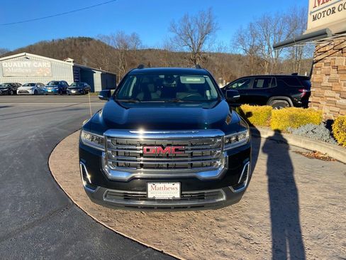 Used 2023 GMC Acadia SLE w/ Driver Convenience Package image 2