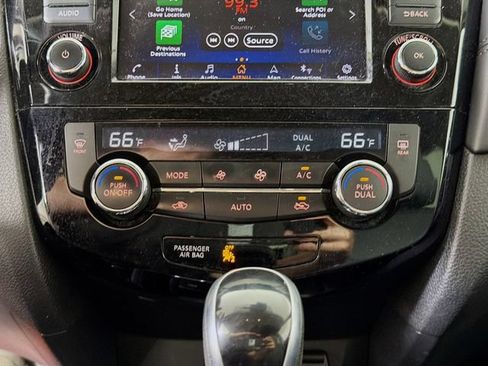 Used 2020 Nissan Rogue SL AWD/4WD image 18