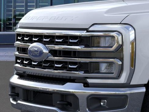New 2026 Ford F250 XLT w/ XLT Premium Package AWD/4WD image 17