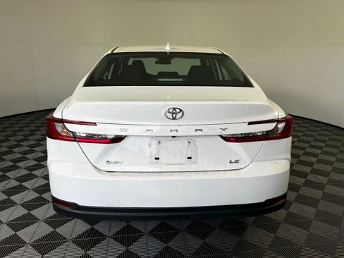 Used 2025 Toyota Camry LE image 6