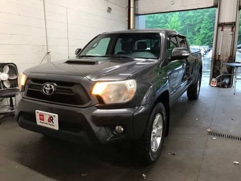 Used 2012 Toyota Tacoma 4x4 Double Cab w/ TRD Sport Pkg image 8