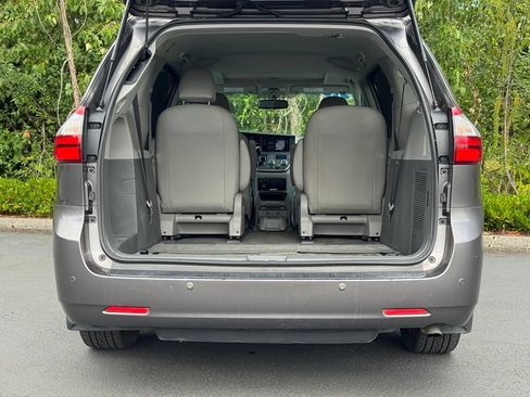 Used 2015 Toyota Sienna XLE w/ XLE Navigation Package AWD/4WD image 38