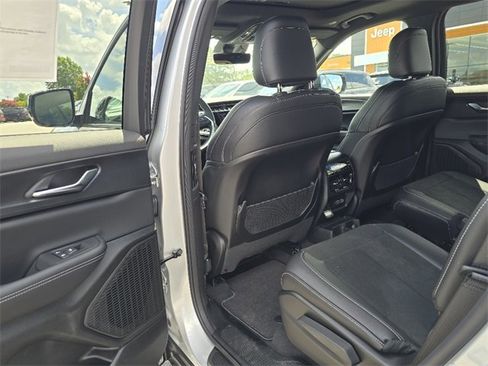 New 2025 Jeep Grand Cherokee L Altitude image 5