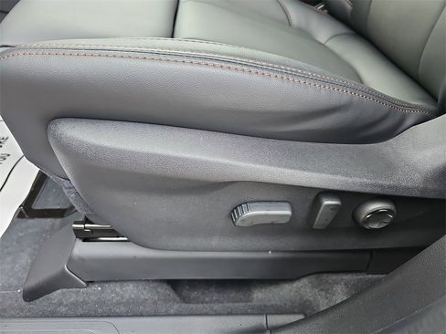 New 2026 Subaru Ascent Limited Bronze image 30