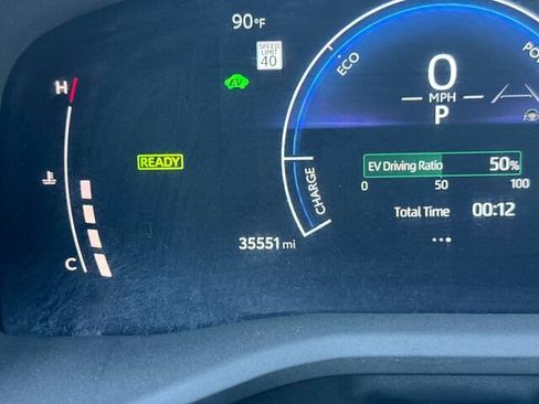 Used 2025 Toyota Camry SE w/ Convenience Package FWD image 31