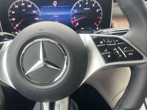 Used 2026 Mercedes-Benz GLC 300 4MATIC image 34