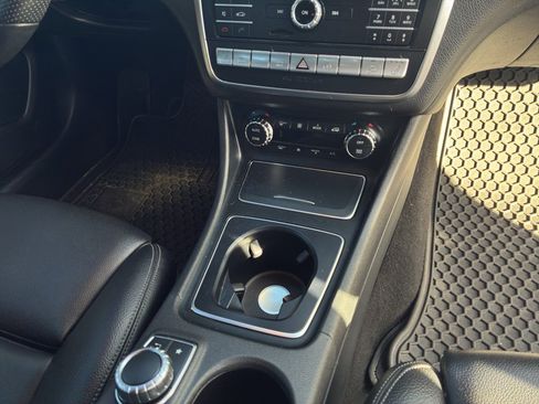 Used 2019 Mercedes-Benz GLA 250 4MATIC image 19