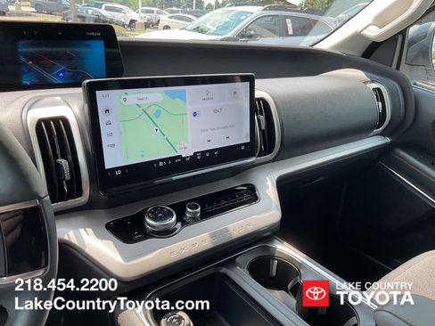 Used 2025 Ford Expedition Active AWD/4WD image 29