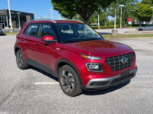 Used 2026 Hyundai Venue SEL FWD image 3