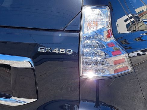 Used 2018 Lexus GX 460 Premium w/ Premium Package AWD/4WD image 39