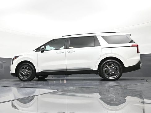 Used 2026 Kia Carnival EX FWD image 21