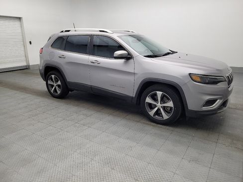 Used 2019 Jeep Cherokee Limited FWD image 11