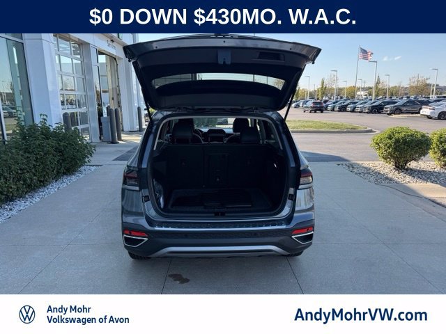 Used 2026 Volkswagen Taos SE AWD/4WD image 8