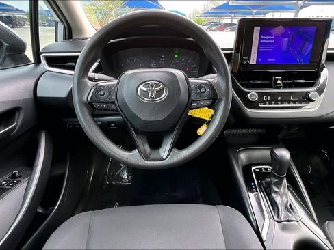Used 2024 Toyota Corolla LE image 6