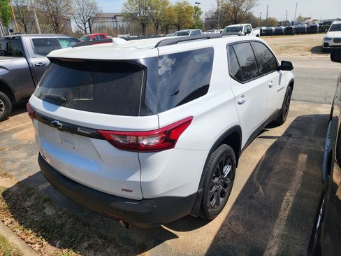 Used 2021 Chevrolet Traverse RS image 8