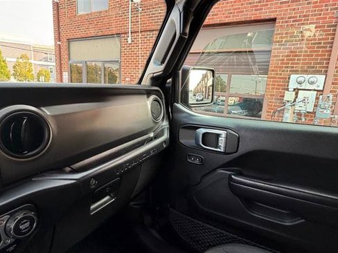 Used 2021 Jeep Wrangler Unlimited Sport AWD/4WD image 33