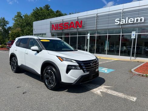 Used 2025 Nissan Rogue SV w/ SV Premium Package AWD/4WD image 1