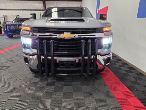 Used 2024 Chevrolet Silverado 2500 LT AWD/4WD image 21