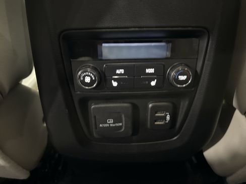 Certified 2024 Buick Enclave Avenir w/ Avenir Technology Package image 22