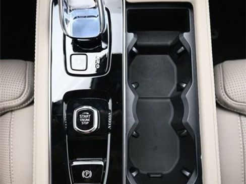 New 2026 Volvo XC90 B6 Ultra image 11