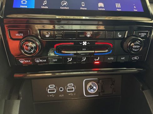 New 2025 Jeep Grand Cherokee Limited image 18