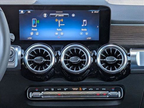 New 2026 Mercedes-Benz GLB 250 4MATIC image 12