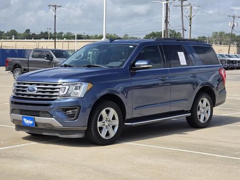 Used 2020 Ford Expedition XLT w/ Equipment Group 202A RWD image 4
