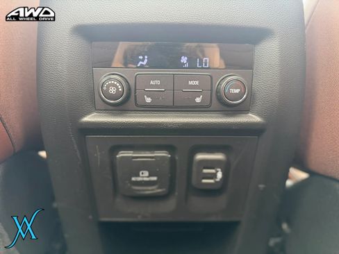Used 2021 Chevrolet Traverse High Country AWD/4WD image 26