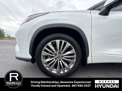 Used 2022 Toyota Highlander Platinum AWD/4WD image 12