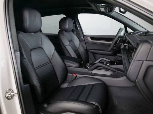 New 2026 Porsche Cayenne GTS AWD/4WD image 11