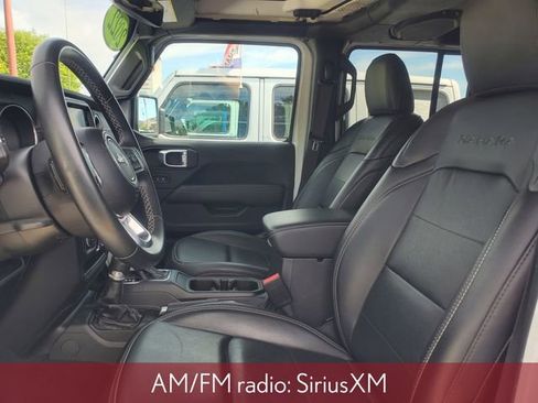Used 2022 Jeep Wrangler Unlimited Sahara AWD/4WD image 8