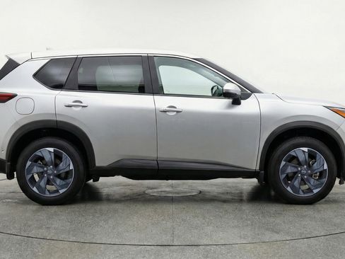 Used 2025 Nissan Rogue SV AWD/4WD image 11