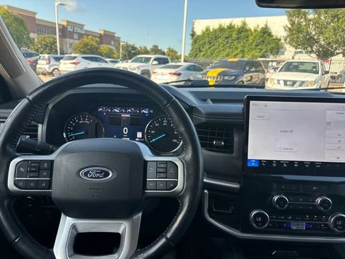 Used 2024 Ford Expedition XLT RWD image 10