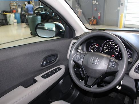 Used 2022 Honda HR-V LX image 21