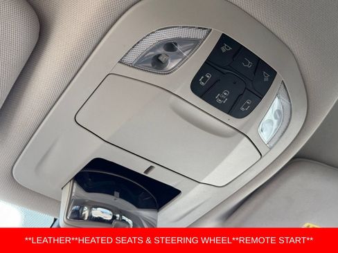 Used 2024 Chrysler Pacifica Touring-L FWD image 33
