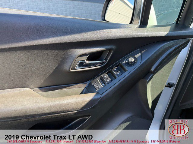 Used 2019 Chevrolet Trax LT w/ LT Convenience Package AWD/4WD image 15